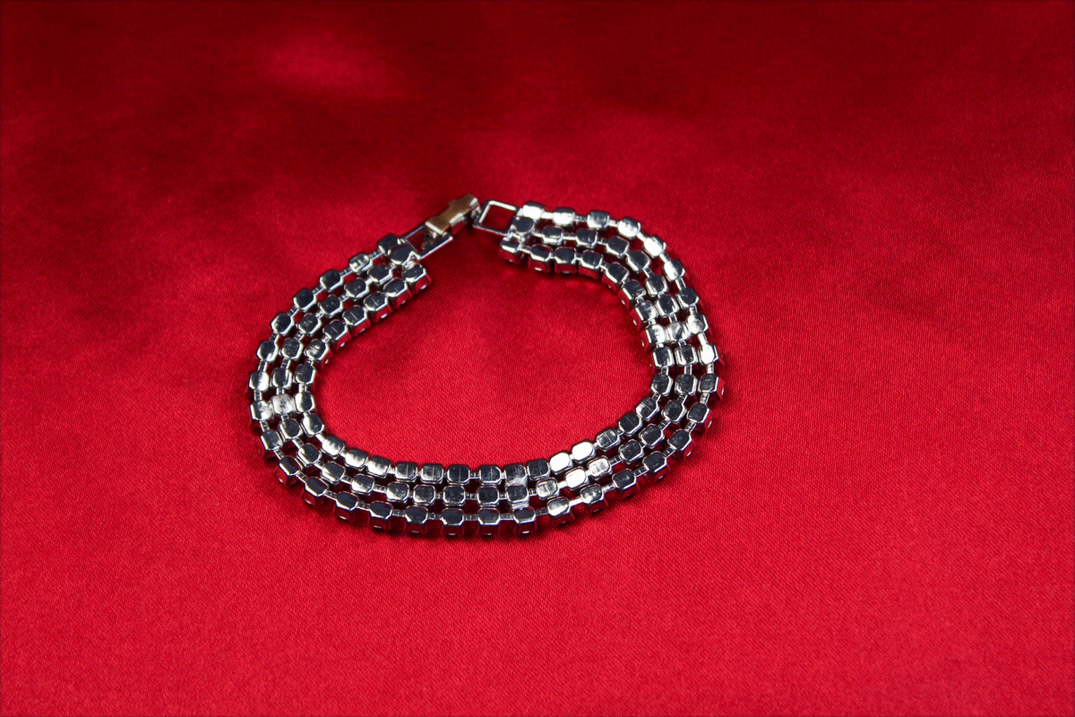 Vintage 1940s–1950s Rhodium-Plated Three-Row Rhinestone Bracelet – 7”