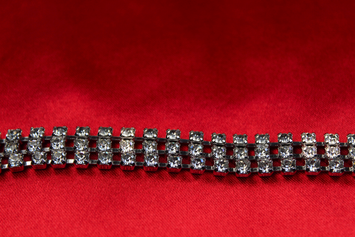 Vintage 1940s–1950s Rhodium-Plated Three-Row Rhinestone Bracelet – 7”