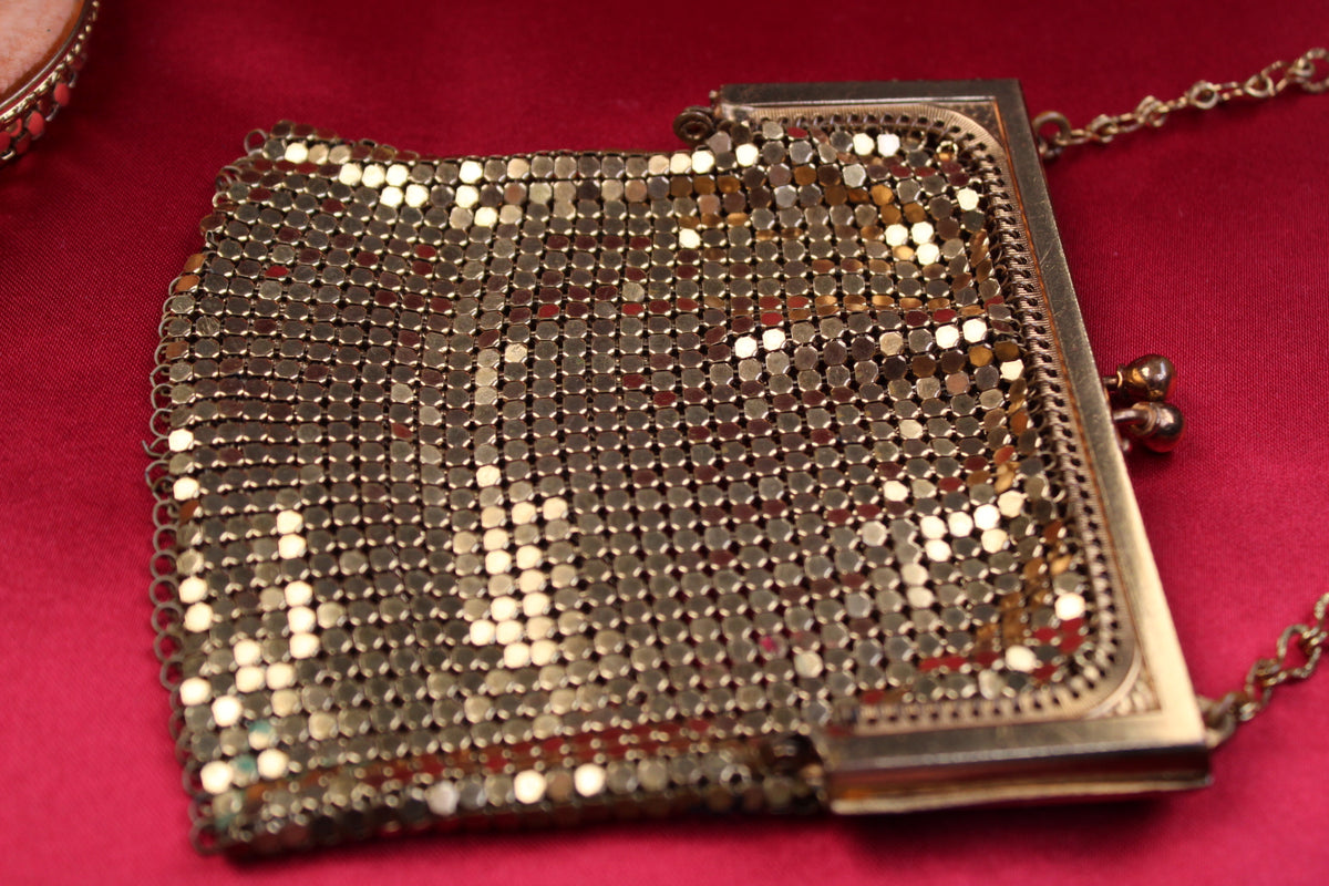 1930s Vintage Gold-Tone Metal Mesh Purse with Powder Compact, Mirror & Original Puff