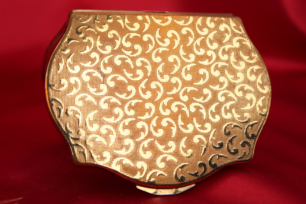 Unused 1950s Stratton “Dial Your Own Initial” Compact