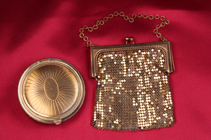 1930s Vintage Gold-Tone Metal Mesh Purse with Powder Compact, Mirror & Original Puff