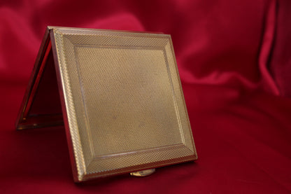 1950s Romantic Rose Powder Compact