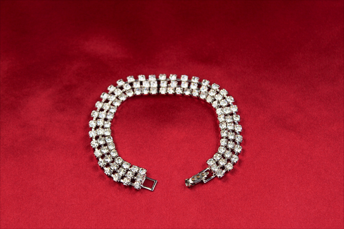 Vintage 1940s–1950s Rhodium-Plated Three-Row Rhinestone Bracelet – 7”