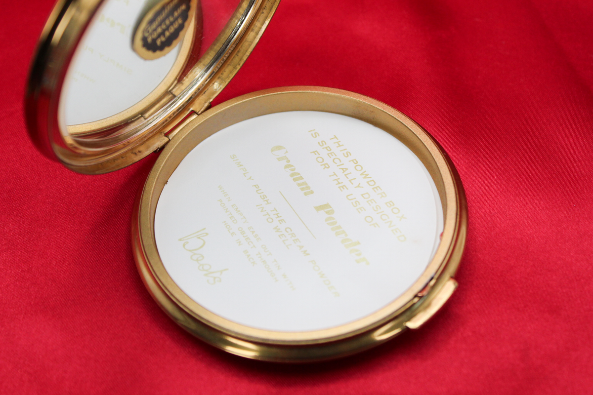 Unused 1950s Genuine Porcelain Floral Powder Compact