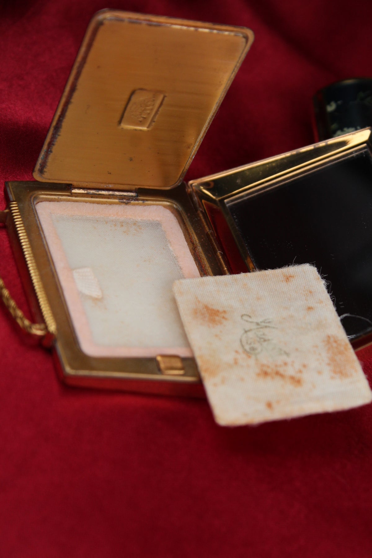 Rare 1950s English Golden Suitcase Powder