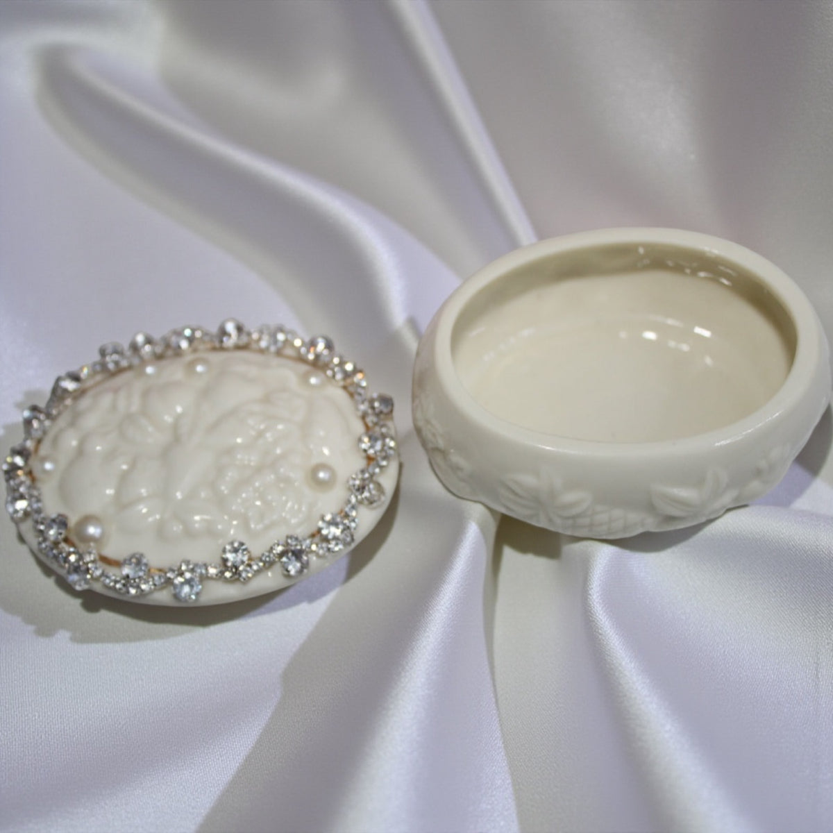 Lenox Iridescent Pearl Trinket Dish with rhinestone and pearl trim, next to a matching dish base.