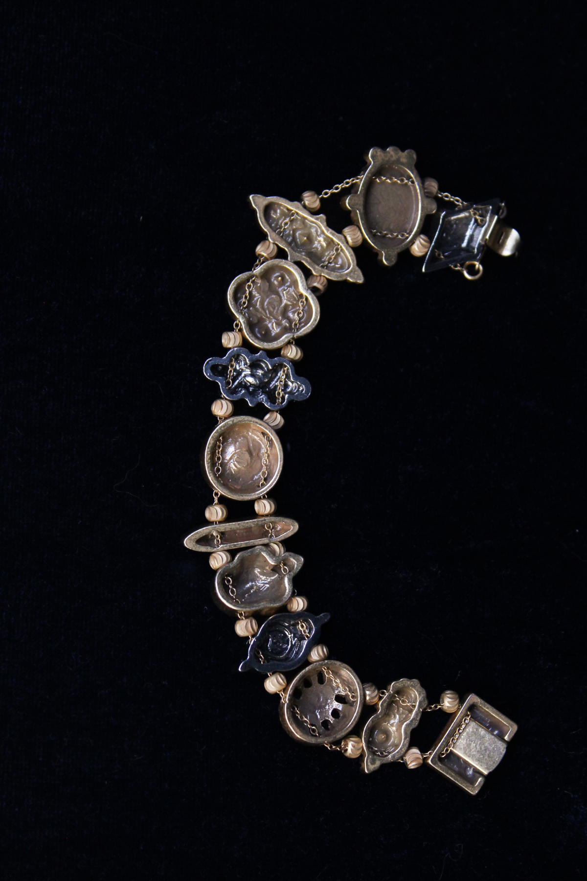 Vintage 1960s Gold Tone Renaissance Revival Charm Bracelet | Cameo & Intaglio Motifs | 6”