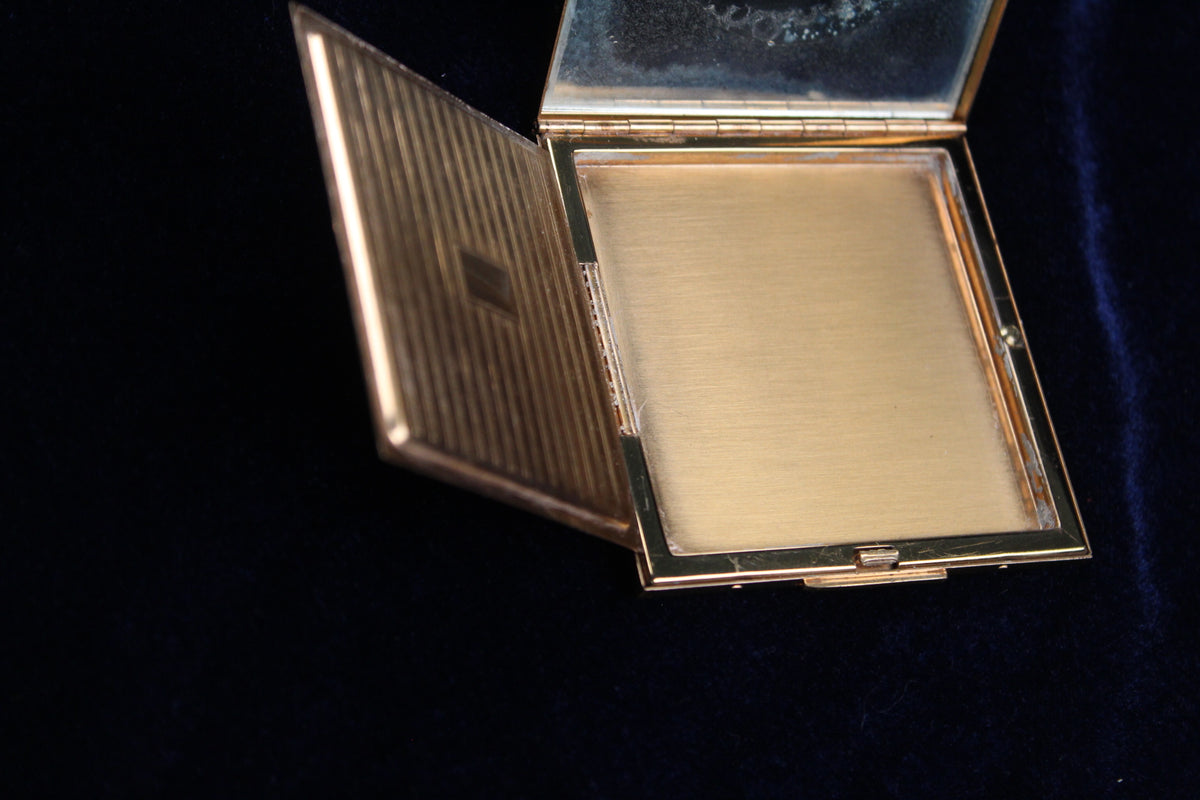 1940s Vintage Elgin American Powder Compact – Blue & White Floral Design