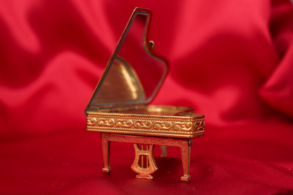 Rare 1950s Pygmalion “Sonata” Grand Piano Compact